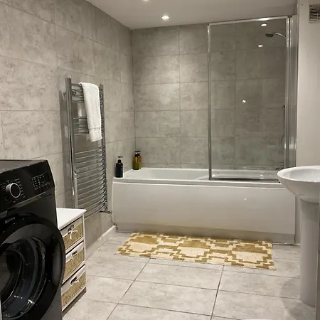 Rock Studio -Near City Centre-Free On Street Parking-Free Wi-Fi Leeds  Exterior photo