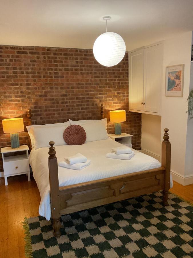 Apartamento Rock -near Centre-free On Street Parking-free Wi-fi